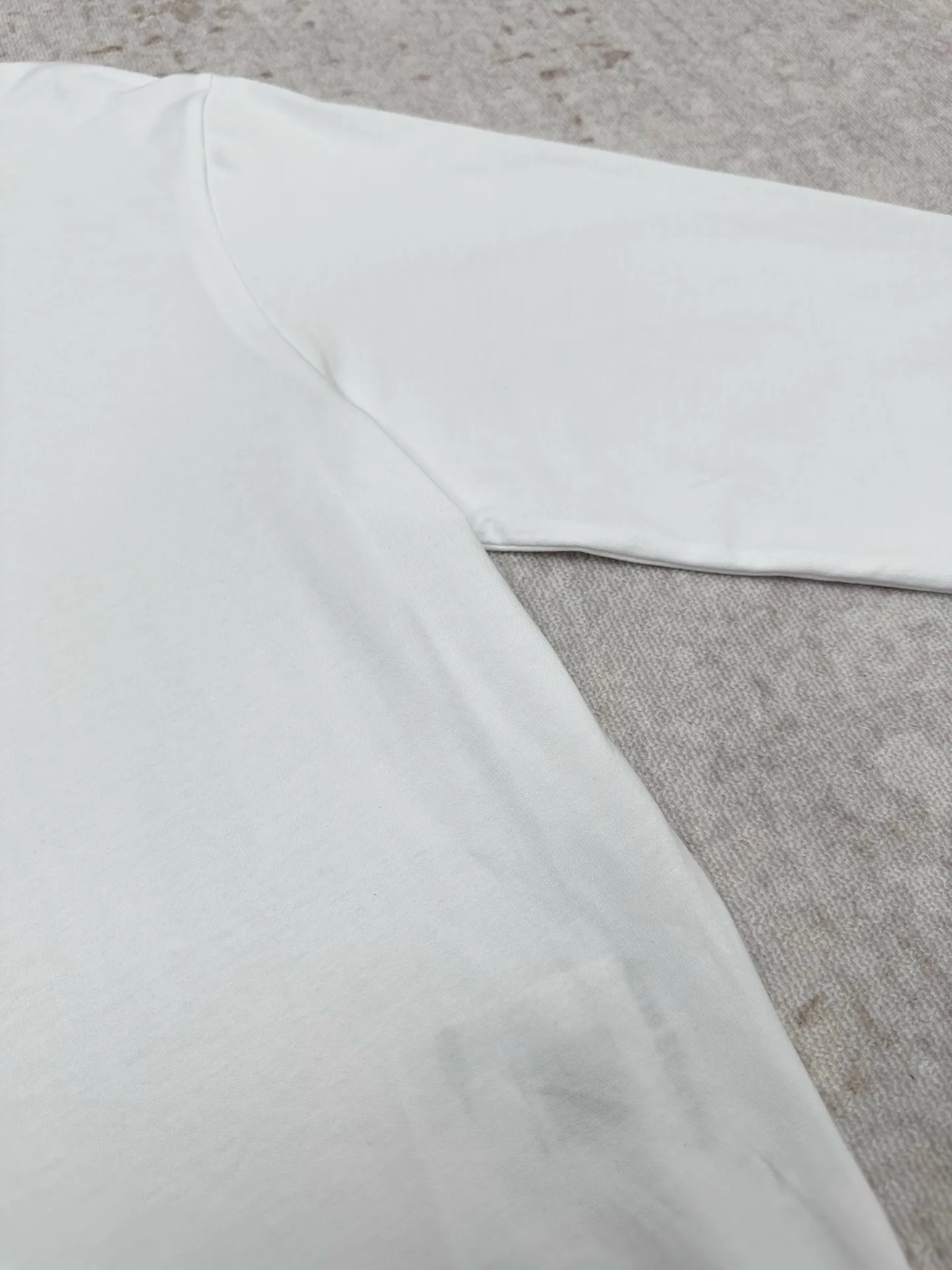 AC 26New Arrival T ， 。 ， 。 Sizes：S.M.L.XL.